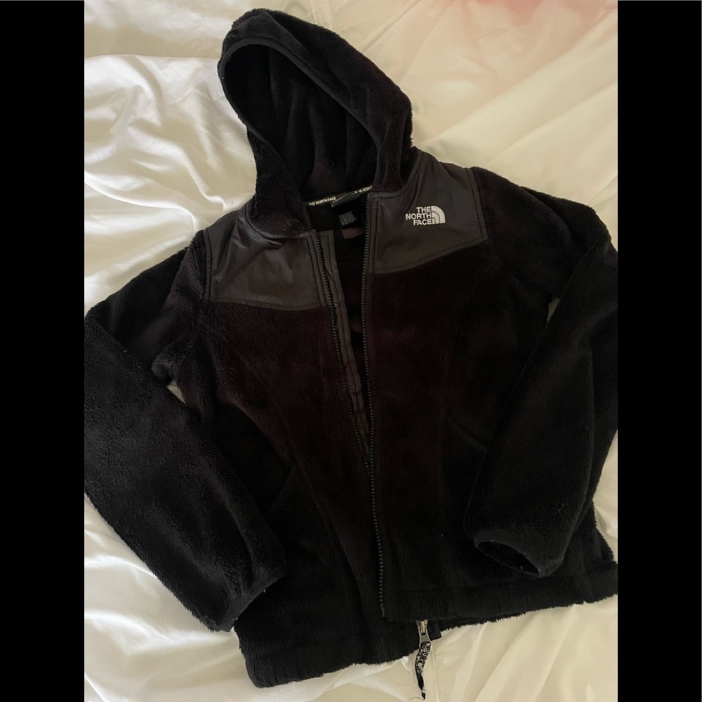 black fuzzy northface zip up